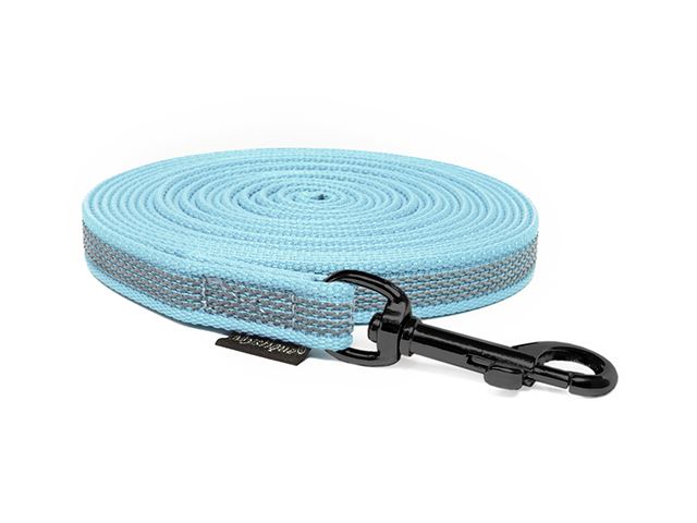 Rubbered_tracking_leash_15mm_black_snap_hook_light_blue_small_web